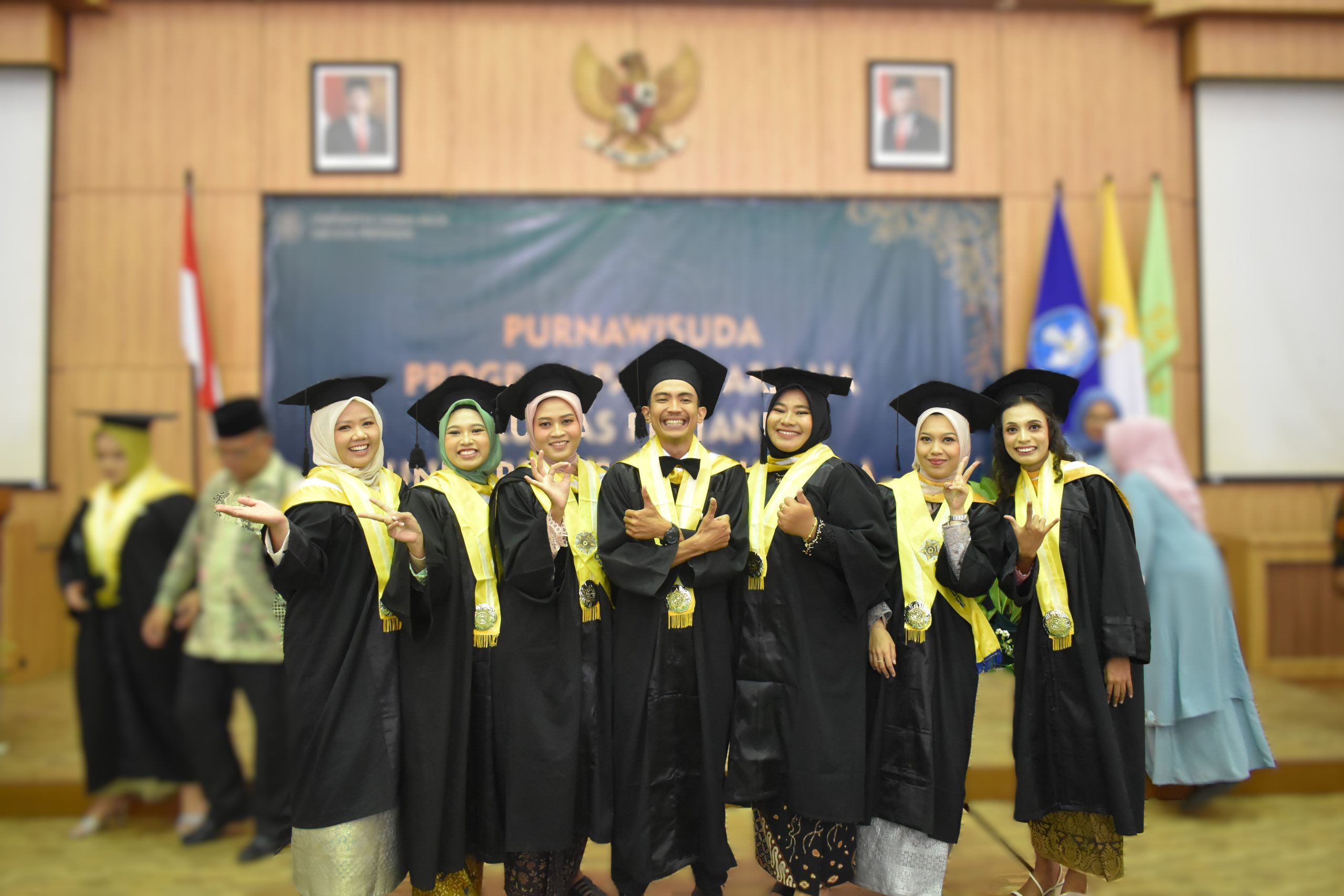 Upacara Wisuda Program Pascasarjana Periode II Tahun Akademik 2024/2025